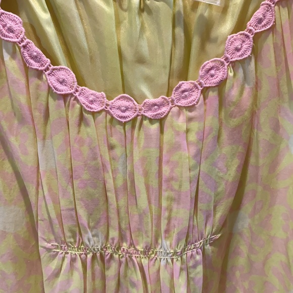 MAXSTUDIO  Size small pink and yellow mini. Excellent condition - Picture 3 of 6